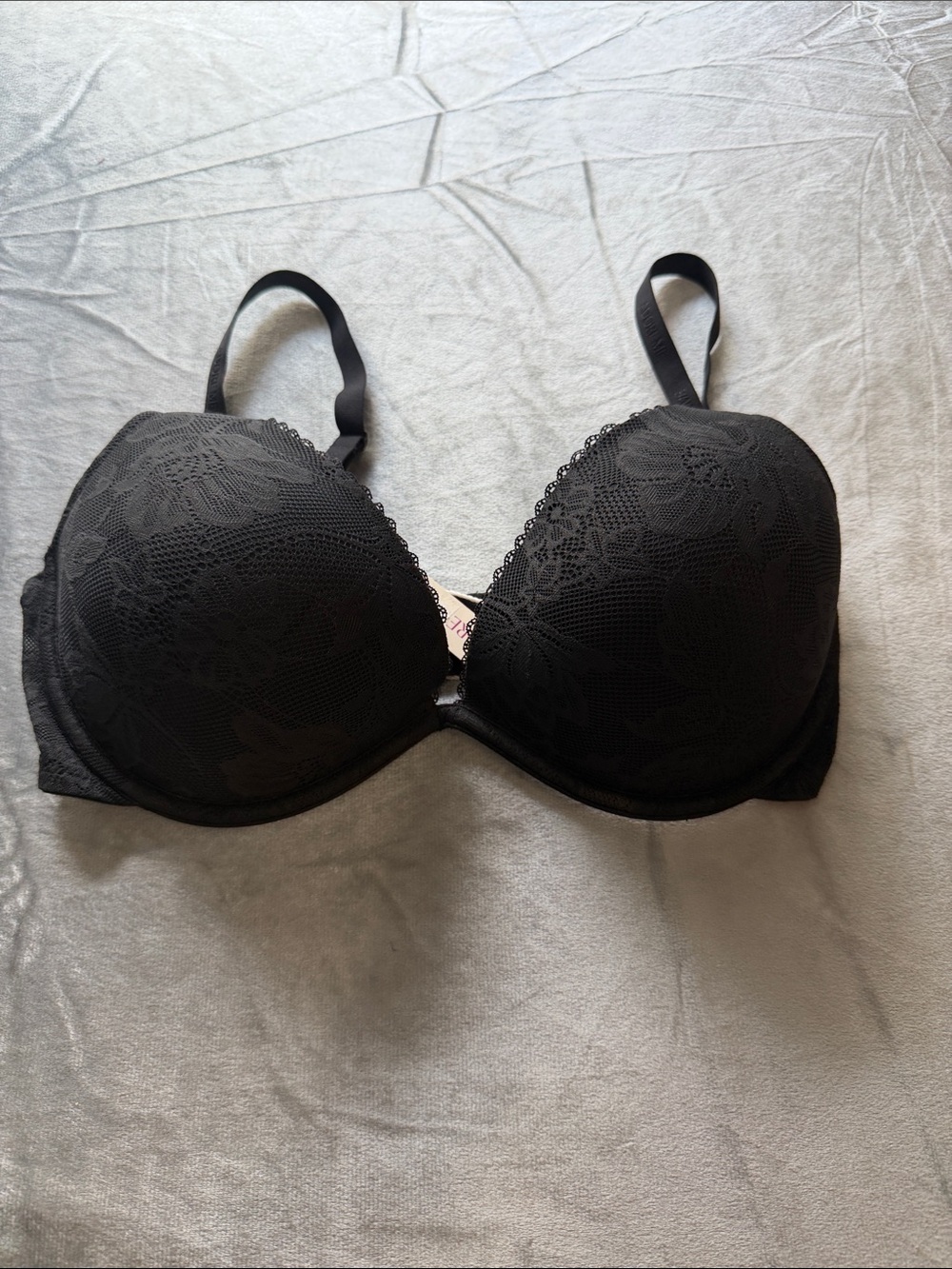Adóreme Underwire  Bra - Women Size 36D.